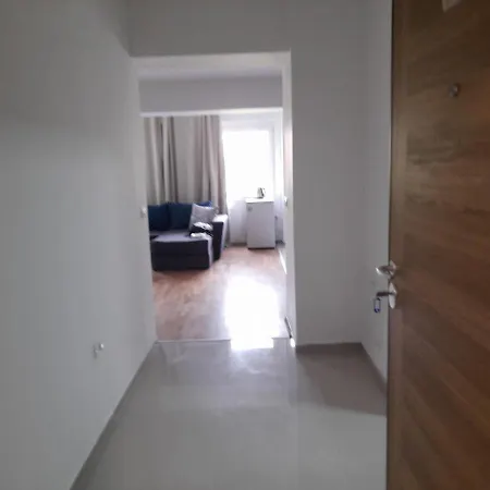 Modern Living Apartment *