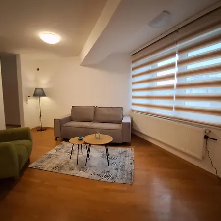 Modern Living Apartment *