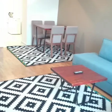 Modern Living Apartment *